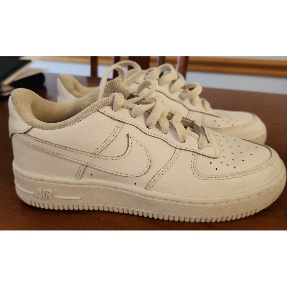 Nike Air Force 1 LE Big Kids' Shoes size 5Y